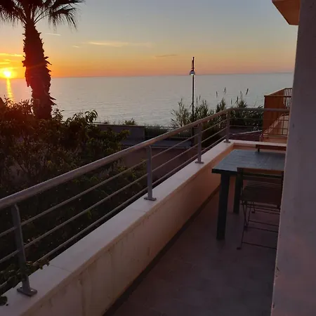 La Casa Di Tina Bed & Breakfast 3*