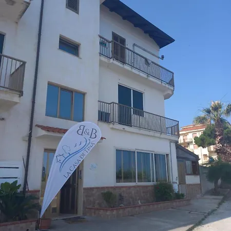 ベッド・アンド・ブレックファスト La Casa Di Tina